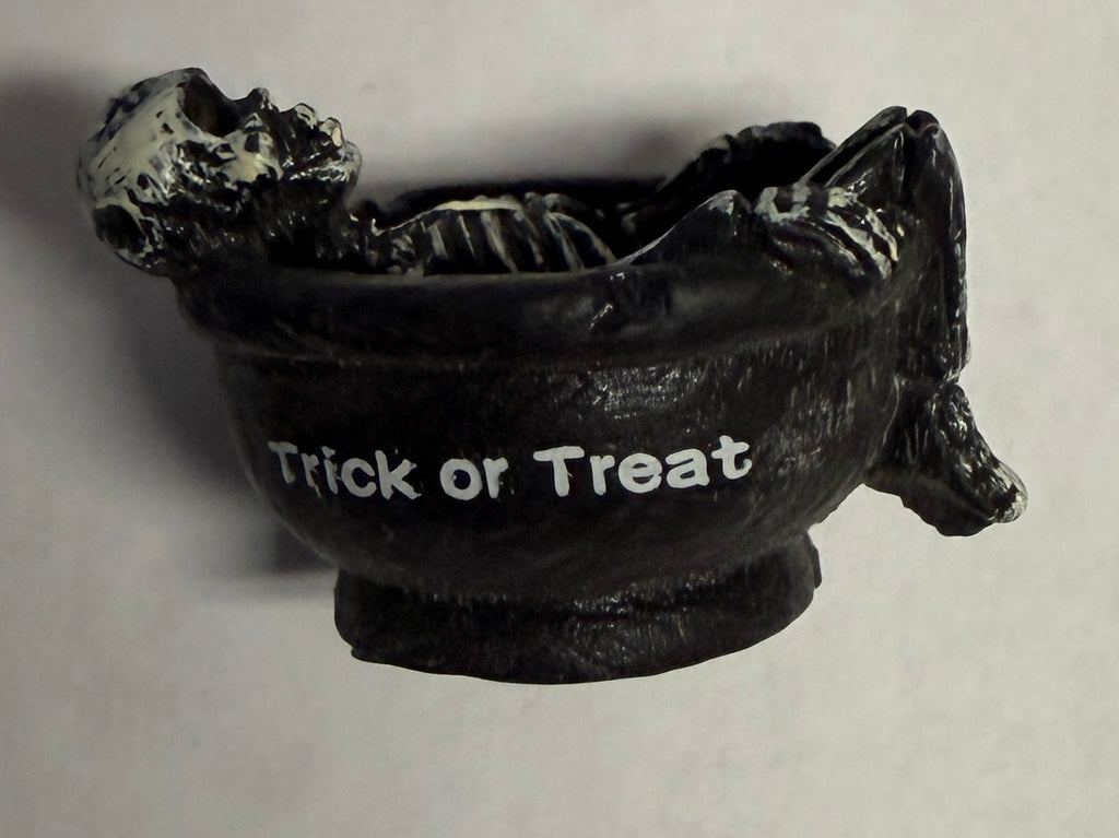FB1 Skeleton Lounging in a Cauldron